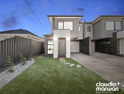 8A Curtin Avenue, Hadfield - Image 1