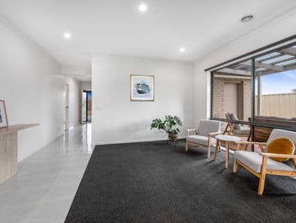 143 Blue Horizons Way, Pakenham - Thumbnail 4
