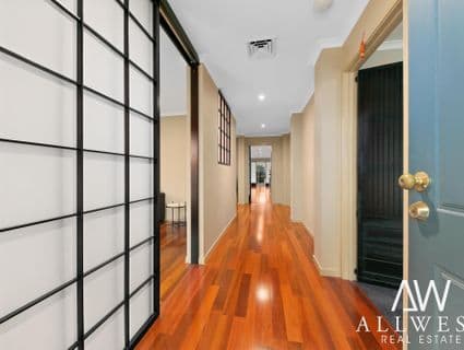 2 Tarquin Place, Hillside - Thumbnail 2