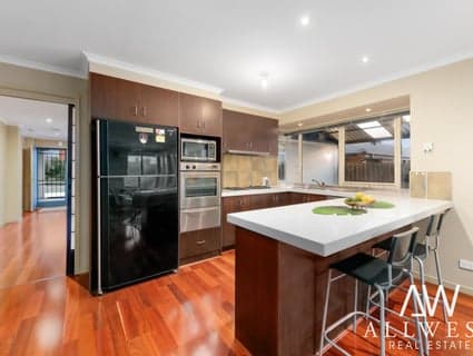 2 Tarquin Place, Hillside - Thumbnail 8