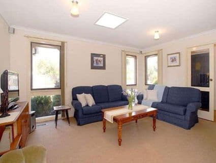 1 Fleming Court, Seaford - Thumbnail 3
