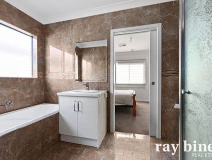 2 Lucy Crescent, Greenvale - Thumbnail 7