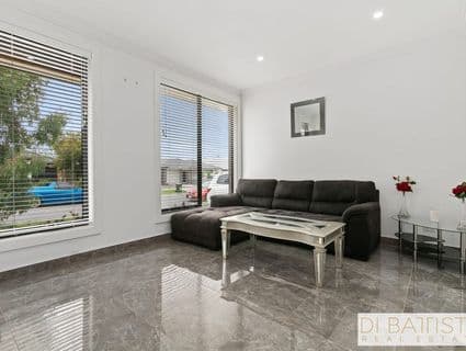 10 Solar Way, Mickleham - Thumbnail 2