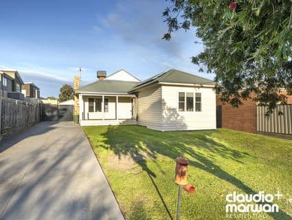 404, Oak Park - Image 1