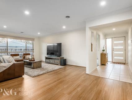 11 Ogle Way, Cranbourne North - Thumbnail 2