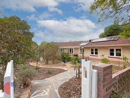 2 Boronia Avenue, Coromandel Valley - Thumbnail 2