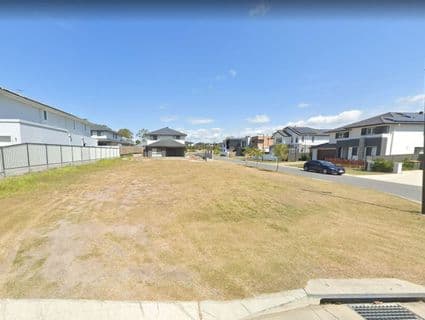 15 Sutton Place, Cannon Hill - Image 1