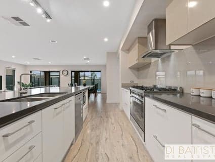 35 Admiration Drive, Craigieburn - Thumbnail 5