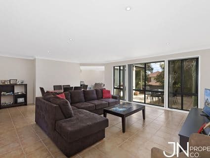 9 Barrington Drive, Woongarrah - Thumbnail 2