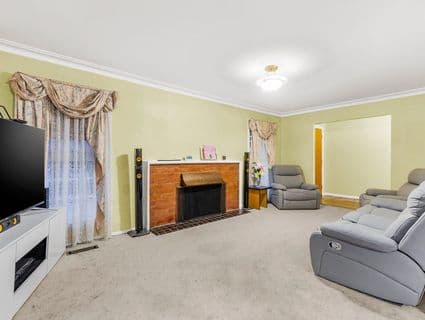 9 Somerlayton Crescent, Fawkner - Thumbnail 3