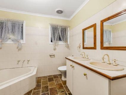 9 Somerlayton Crescent, Fawkner - Thumbnail 4