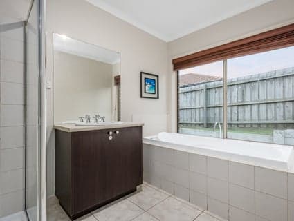 8 Palais Close, Narre Warren South - Thumbnail 7
