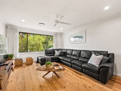 404, Jewells - Image 1
