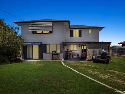 117 Biggs Ave, Beachmere - Thumbnail 4