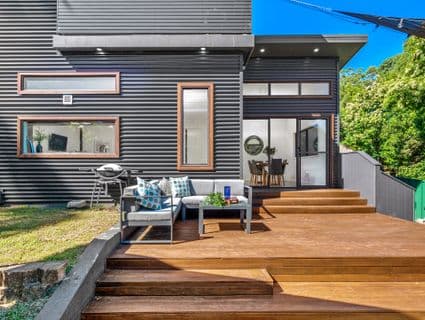 404, Mount Hutton - Image 1