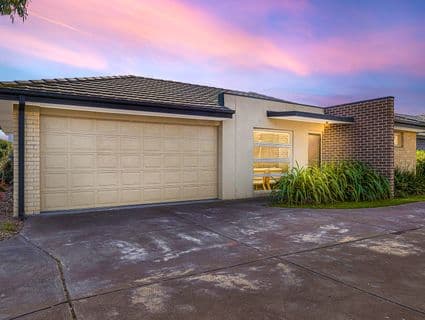 19/110 Bungower Road, Mornington - Image 1