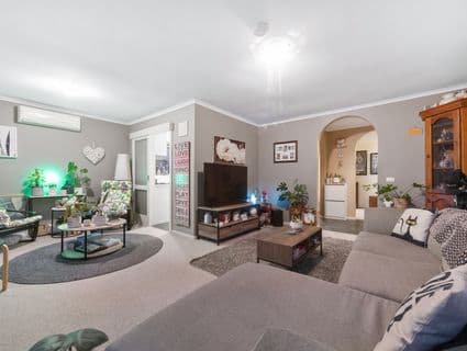 19 Lerwick Court, Frankston - Thumbnail 2
