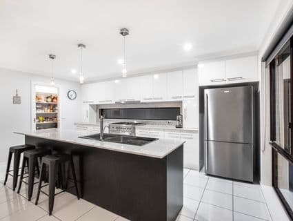 11 Creekview Avenue, Pakenham - Thumbnail 2