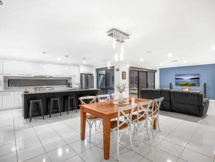 11 Creekview Avenue, Pakenham - Thumbnail 4