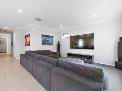 4 Oakmont Court, Frankston - Thumbnail 3