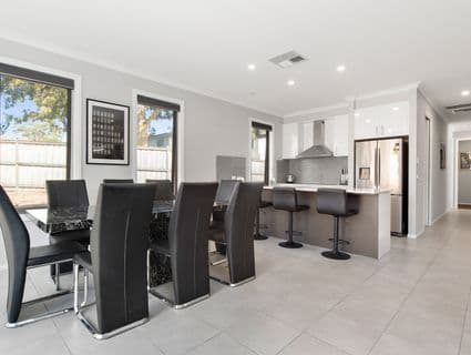 4 Oakmont Court, Frankston - Thumbnail 4