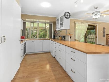 27 Pharlap Court, Ningi - Thumbnail 3