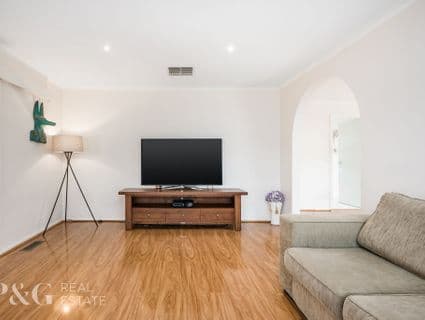 80 John Fawkner Drive, Endeavour Hills - Thumbnail 2