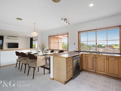 6 Rupertswood Rise, Narre Warren South - Thumbnail 2