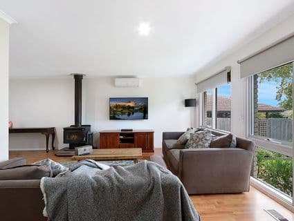 10 Pamela Place, Mornington - Thumbnail 4