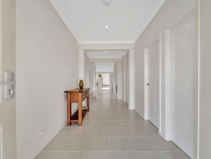 18 Pedder Street, Manor Lakes - Thumbnail 2