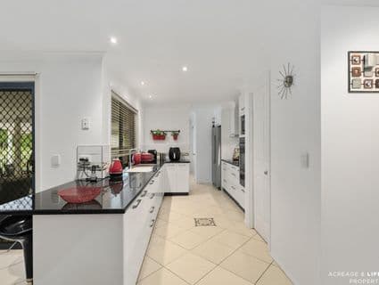 21-23 Burgundy Drive, Morayfield - Thumbnail 2