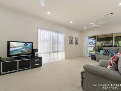 22 Coronation Avenue, Beachmere - Thumbnail 4