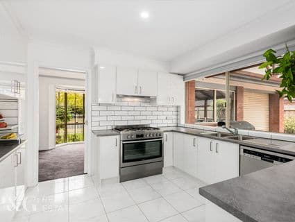 49 Strathaird Drive, Narre Warren South - Thumbnail 4