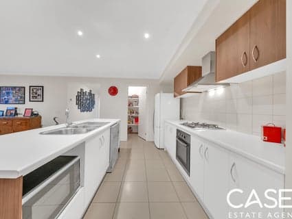42 Dan Morgan Drive, Cranbourne East - Thumbnail 6