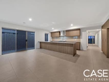 68 Haflinger Avenue, Clyde North - Thumbnail 3