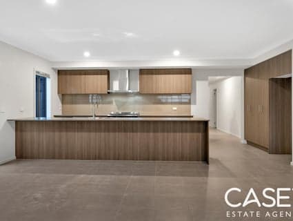 68 Haflinger Avenue, Clyde North - Thumbnail 6