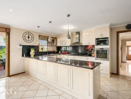 9 Filmer Crescent, Narre Warren South - Thumbnail 3