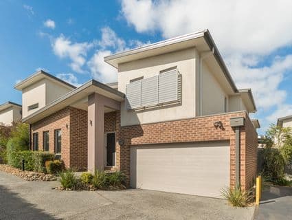 2/33 Culcairn Drive, Frankston South - Image 1