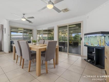 14 Carter Court, Sandstone Point - Thumbnail 5