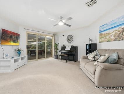 14 Carter Court, Sandstone Point - Thumbnail 6