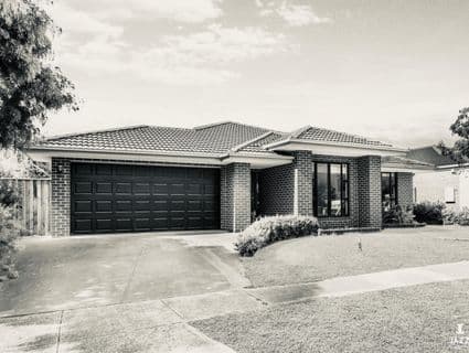 16 Skein Street, Point Cook - Thumbnail 2