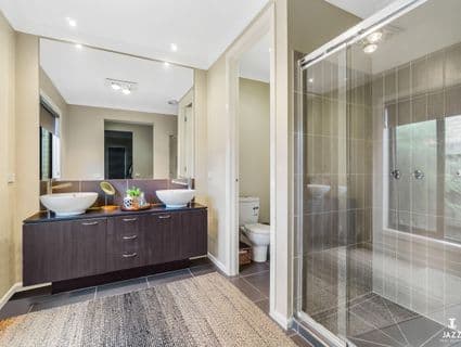 16 Skein Street, Point Cook - Thumbnail 4