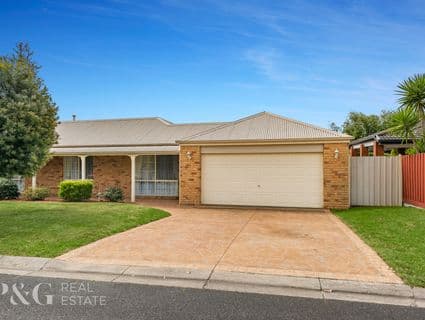 1 Eastbury Court, Narre Warren South - Thumbnail 2