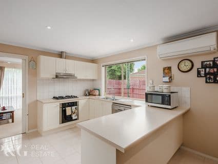 1 Eastbury Court, Narre Warren South - Thumbnail 4