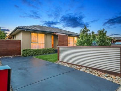 17 Eric Crescent, Mornington - Image 1
