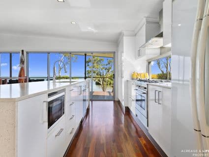 47 Esplanade, Godwin Beach - Thumbnail 8