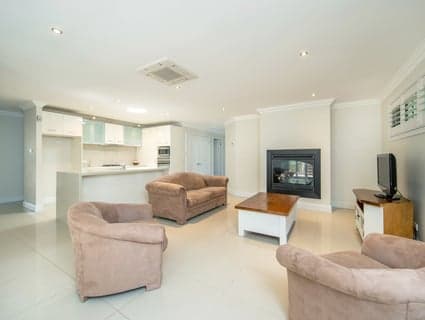 404, Murrays Beach - Image 1