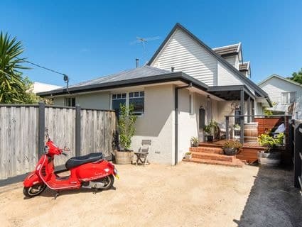 6A Seaview Avenue, Mornington - Thumbnail 2