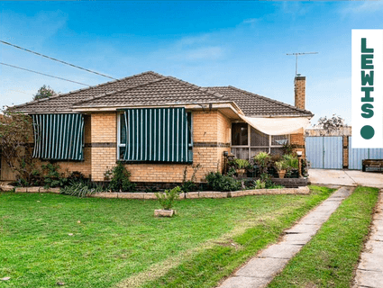 7 Norfolk Court, Fawkner - Image 1