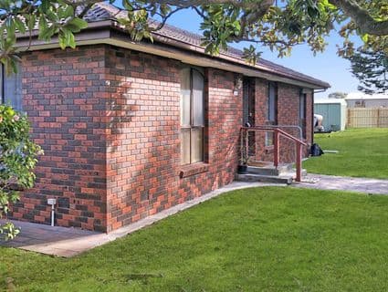 30 Whitehead Grove, Rosebud - Image 1